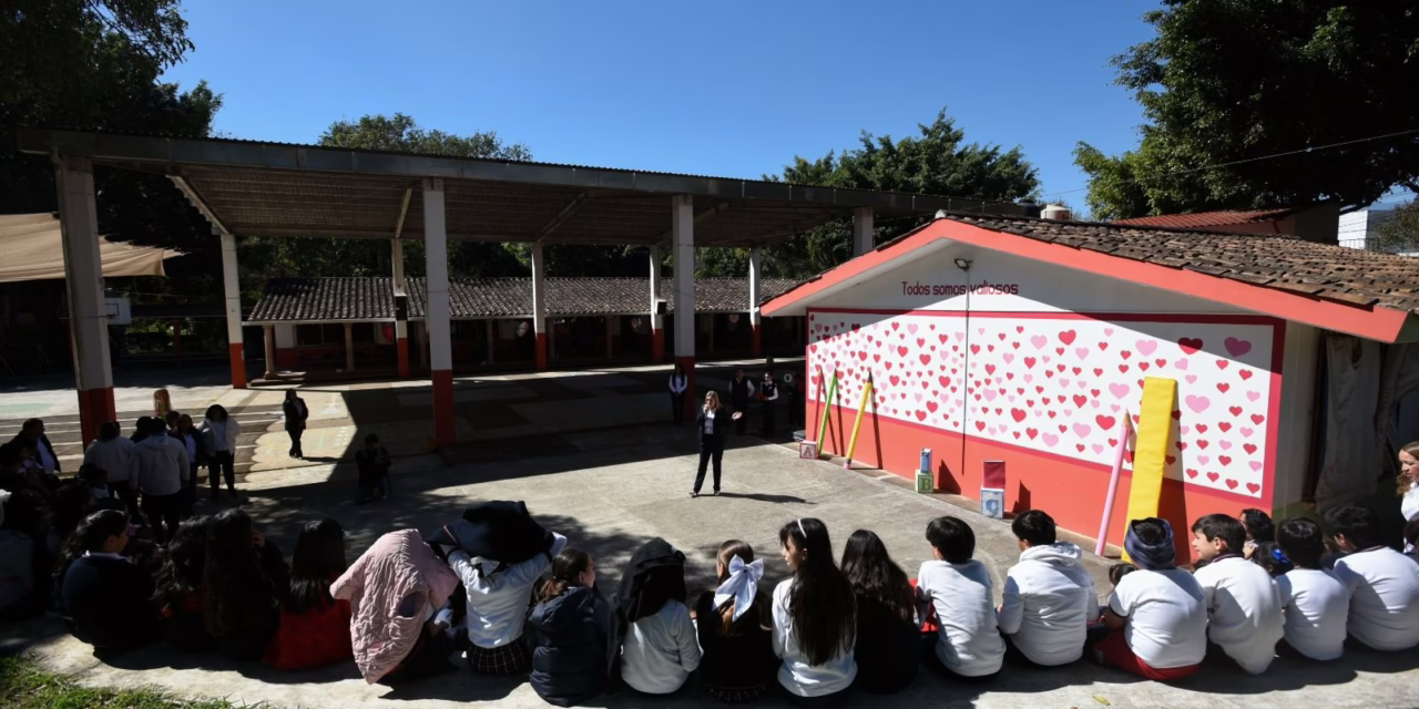 Participan más de 90 mil docentes veracruzanos en estrategia de educación inclusiva