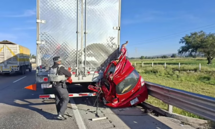 Tragedia en la Puebla-Orizaba: Choque deja dos muertos y caos vial a la altura de Tepeaca