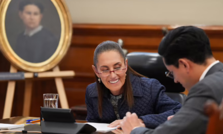 CLAUDA SHEINBAUM SOSTIENE LLAMADA CON DONALD TRUMP