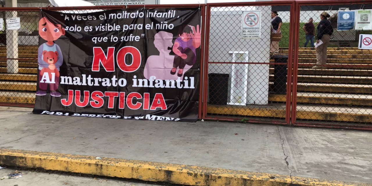 Se manifiestan en oficinas centrales de la SEV