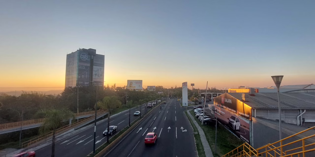 Continuará el ambiente caluroso a muy caluroso y bochornoso al mediodía y primeras horas de la tarde a lo largo de la entidad veracruzana.