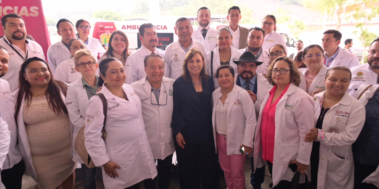 La salud no puede esperar: Gobernadora entrega 30 ambulancias a hospitales.