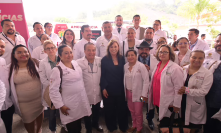 La salud no puede esperar: Gobernadora entrega 30 ambulancias a hospitales.