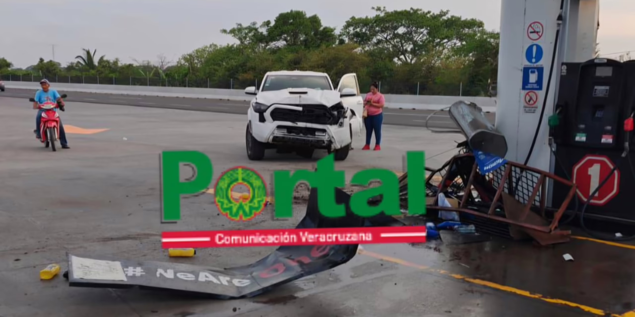 Accidente en gasolinera de Nautla deja dos personas lesionadas