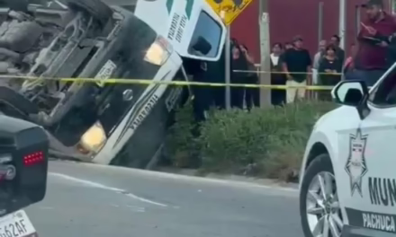 VOLCADURA DE TRANSPORTE COLECTIVO DE PACHUCA: 1 MUERTO Y 17 HERIDOS