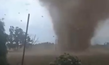Video:Tornado y granizada sorprenden a habitantes de Toluca