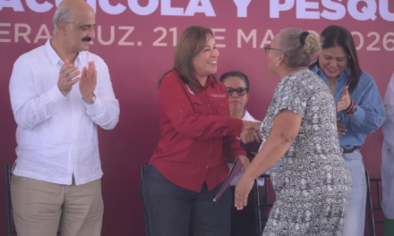 Cumple Rocío Nahle con pescadores; inicia entrega de apoyos a más de 20 mil productores