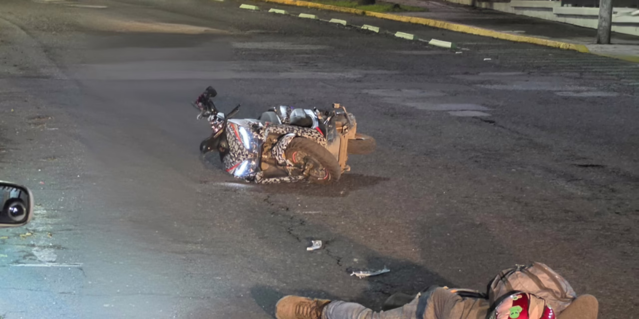 Motociclista resulta lesionado tras sufrir accidente en la avenida Ruiz Cortines