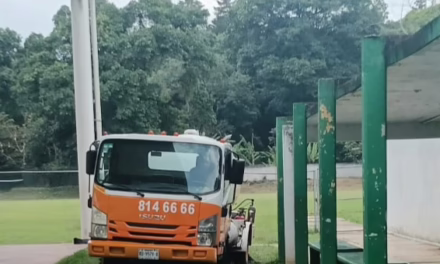 ​Evacúan preparatoria Ramírez Cabañas en Coatepec por percance con pipa de gas