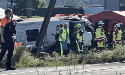 Colisión entre un tren y un minibús escolar deja cuatro muertos en Bélgica