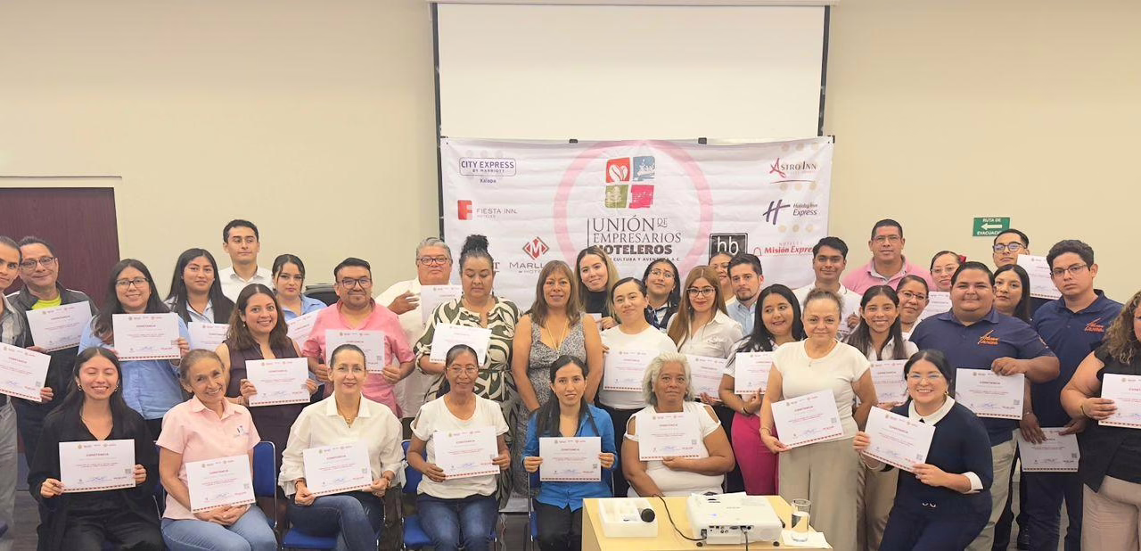 Reciben sector hotelero de Xalapa capacitación en liderazgo y atención turística