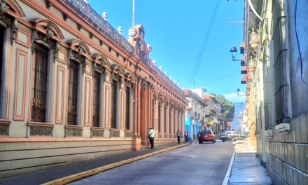 Durante la jornada de martes, se prevé un ambiente caluroso al mediodía y primeras horas de la tarde en gran parte del estado