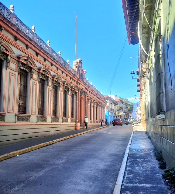 Durante la jornada de martes, se prevé un ambiente caluroso al mediodía y primeras horas de la tarde en gran parte del estado