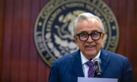Rubén Rocha Moya, gobernador con licencia de Sinaloa, comparece ante FGR tras señalamientos de Estados Unidos