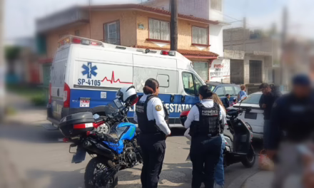 Accidente vial en la colonia Revolución deja motociclistas lesionados