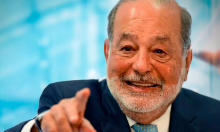 Pide Carlos Slim reconsiderar el plazo para el registro obligatorio de líneas telefónicas en el país