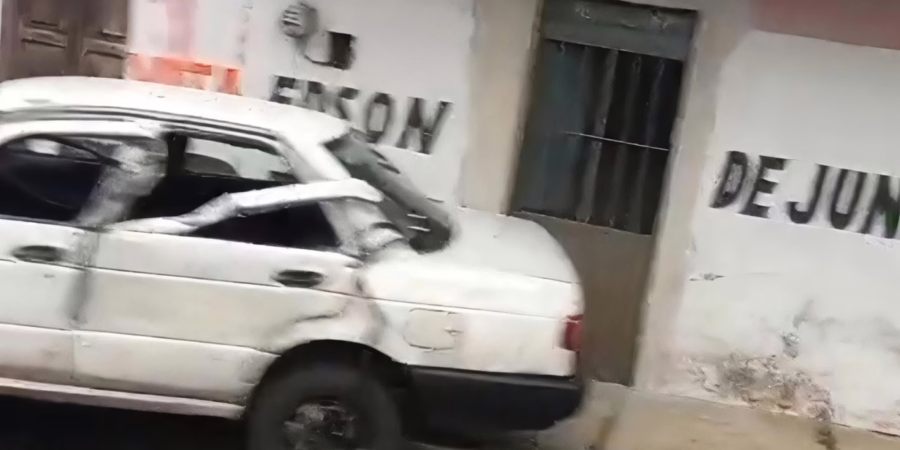 Accidente en la Trancas-Coatepec: Unidad con exceso de dimensiones embiste a vehículo particular