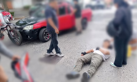 Accidente en la colonia Aguacatal deja un motociclista lesionado