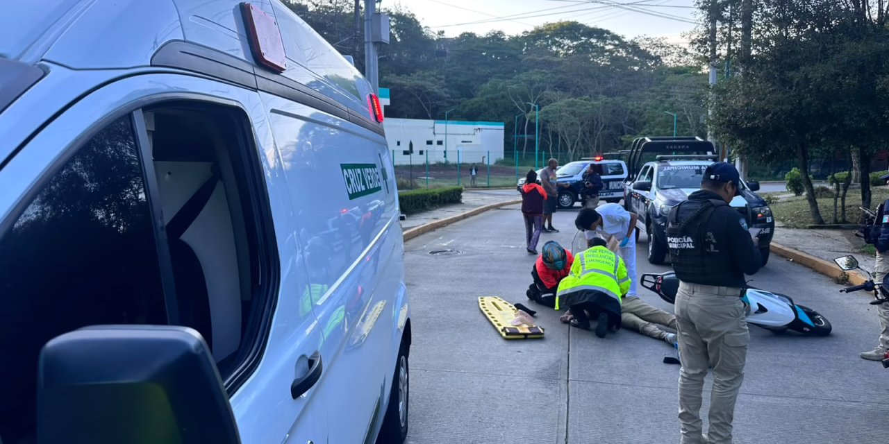 Accidente vial en Arco Sur deja un motociclista lesionado