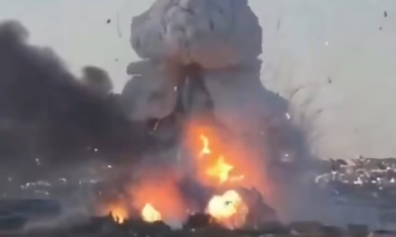 VIDEO: POTENTE EXPLOSIÓN SACUDE FÁBRICA DE FUEGOS ARTIFICIALES EN MALTA