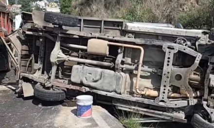 Tráiler sin frenos provoca aparatosa carambola en la Apizaco–Tlaxcala; reportan colapso vial total