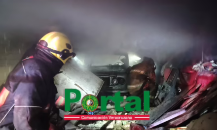 Incendio en inmueble abandonado en el bulevar Xalapa-Banderilla, Bomberos se trasladaron al lugar