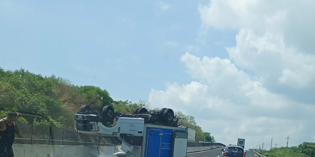 Volcadura en la autopista Cardel-Veracruz