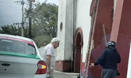 PERCANCE VIAL GENERA TRÁFICO EN LA AVENIDA 20 DE NOVIEMBRE, A LA ALTURA DE LA PIEDAD