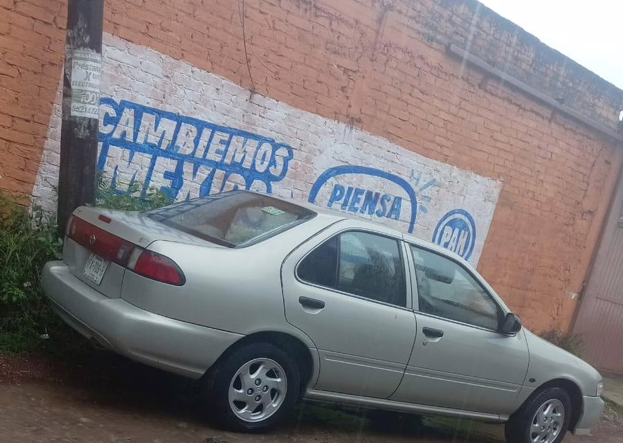 Recuperan en la colonia Salud automóvil robado un día antes en Xalapa