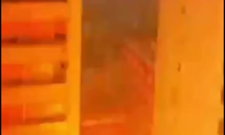 Video: Captan momento exacto en que un rayo impacta durante tormenta en la CDMX