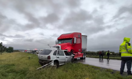 Tragedia en la Perote-Amozoc: Dos hombres pierden la vida en fuerte choque frontal