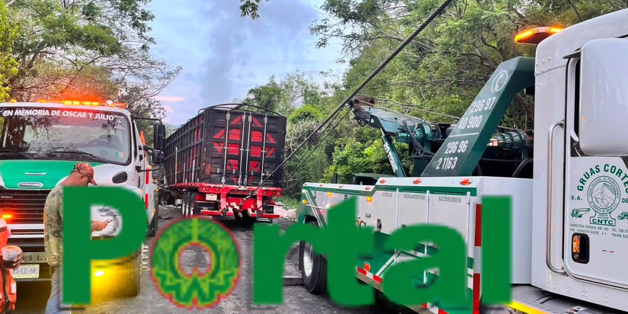 Se cumplen más de 6 horas del cierre vial en la Cardel-Poza Rica debido a un accidente