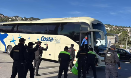 Operativo de seguridad resguarda casetas en Tlalpan ante protesta convocada por la CNTE este lunes. 