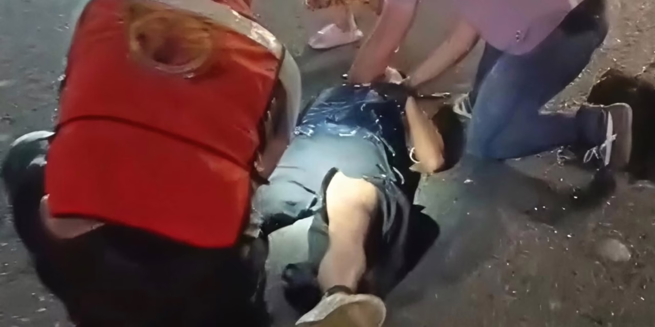 Dos motociclistas lesionados tras fuerte accidente en la avenida Lázaro Cárdenas
