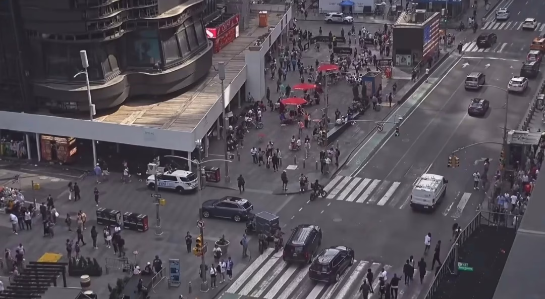 Pánico en Times Square, se registró un tiroteo en Times Square, Nueva York. La policía arrestó al sospechoso y confiscó el arma.