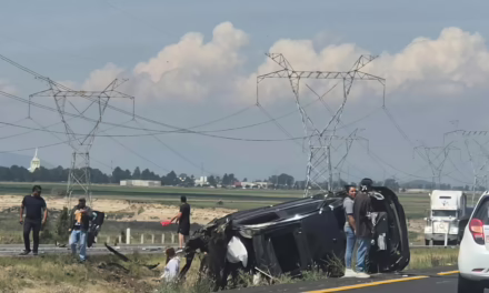 Accidente en la autopista Perote-Xalapa deja solo daños materiales
