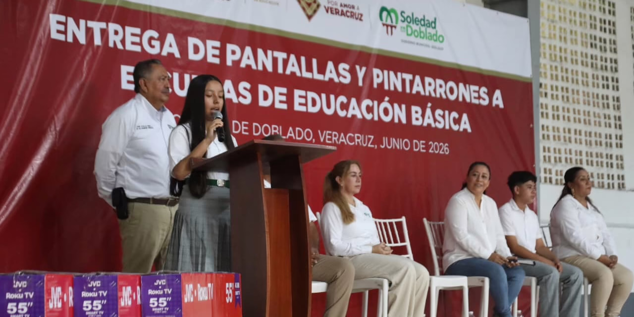 Gobierno de Veracruz equipa a 69 escuelas en Soledad de Doblado y Cotaxtla