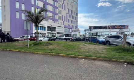 Disparos tras robo de llantas en Angelópolis genera movilización policial y alarma entre comensales