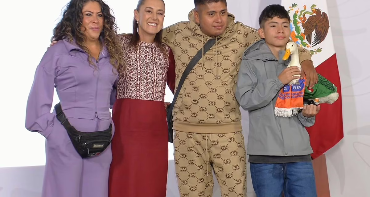 El pato Merlín llega a Palacio Nacional