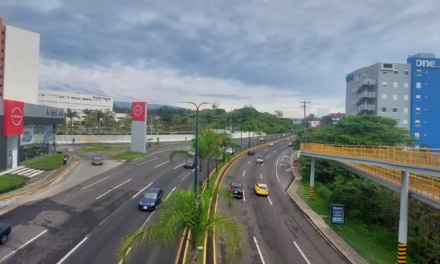 Se espera que el ambiente al mediodía sea caluroso y húmedo, con probabilidad de lluvias y tormentas entre la tarde y la madrugada