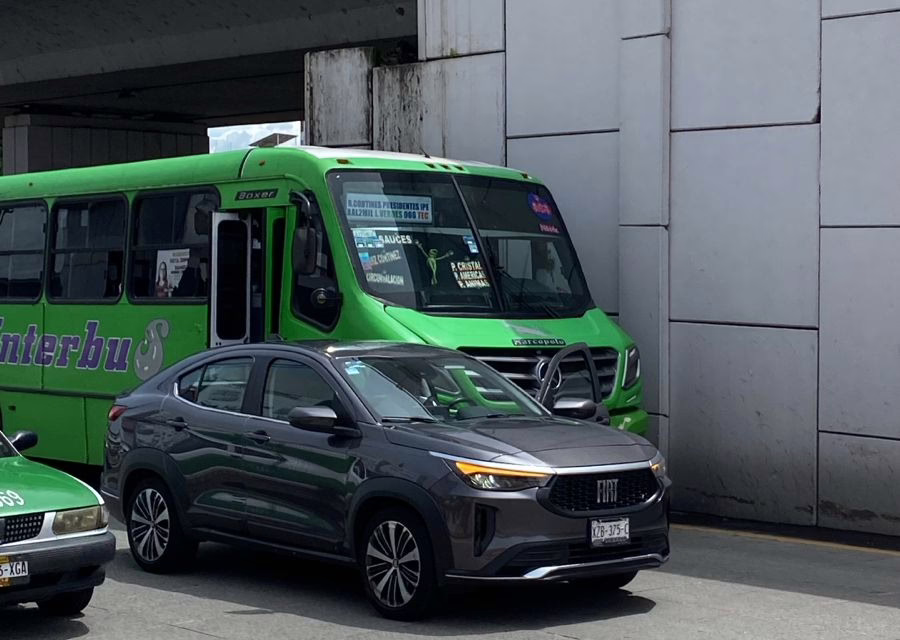 Choque entre autobús y vehículo particular abajo del Puente Bicentenario