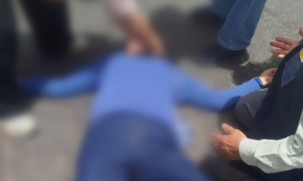 Persona atropellada por motocicleta en Mártires 28 de Agosto y Ruiz Cortines