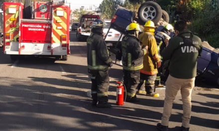 Se voltea camioneta en la carretera Puebla – México