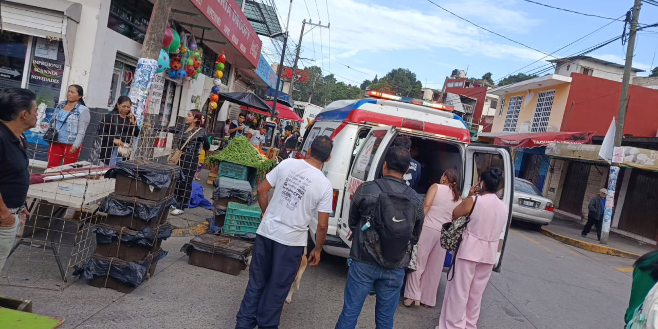 Mujer es atropellada por motociclista en la colonia Ébano