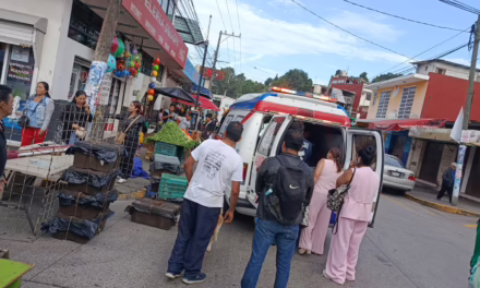 Mujer es atropellada por motociclista en la colonia Ébano