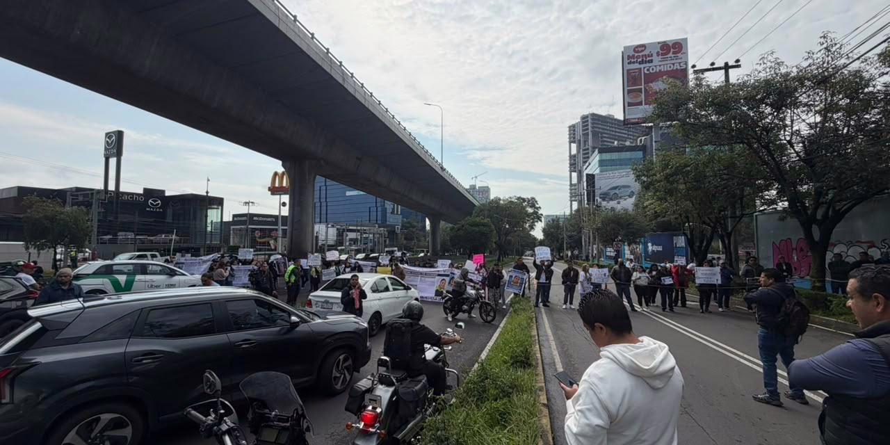 Bloqueo en los carriles centrales y laterales de Periférico, a la altura de Picacho-Ajusco