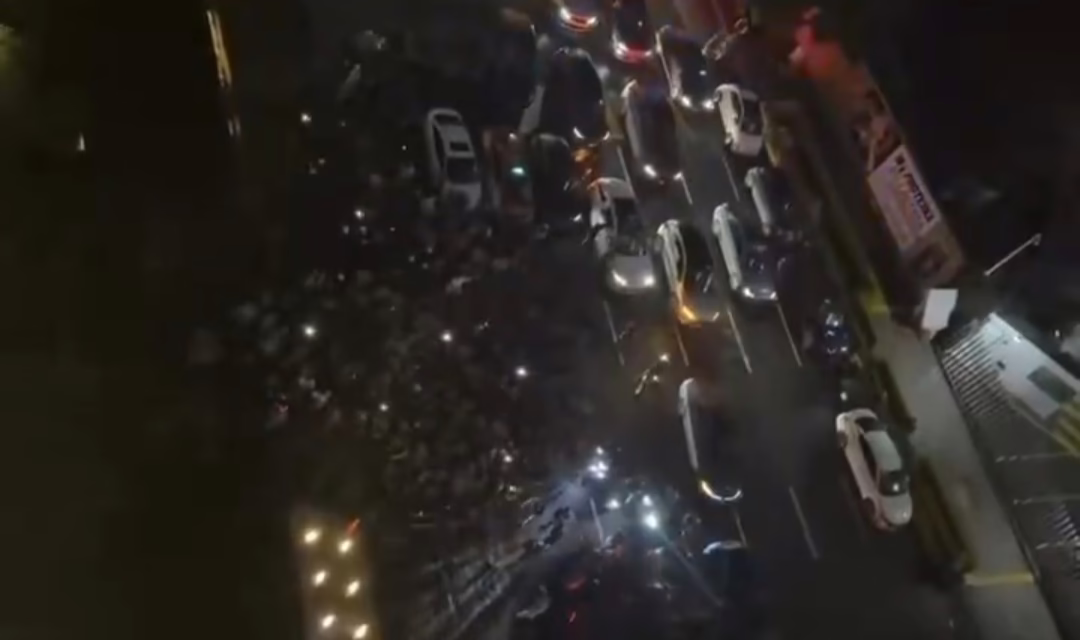 ECUADOR SE QUEJA POR RUIDO DE AFICIÓN MEXICANA EN SU HOTEL