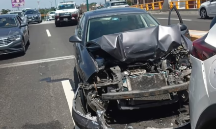 Accidente de tránsito en la carretera Veracruz -Xalapa, a la altura de Las Trancas