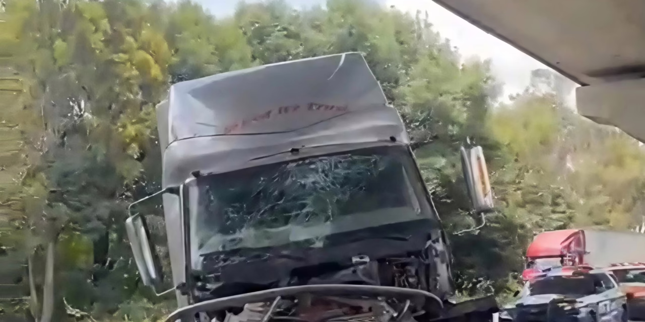 Se accidenta tráiler en la Autopista México-Puebla! 