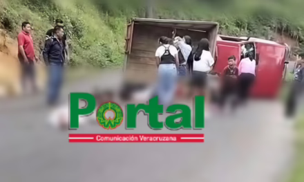 Volcadura en la carretera Tonayán – Monte Real deja varios lesionados